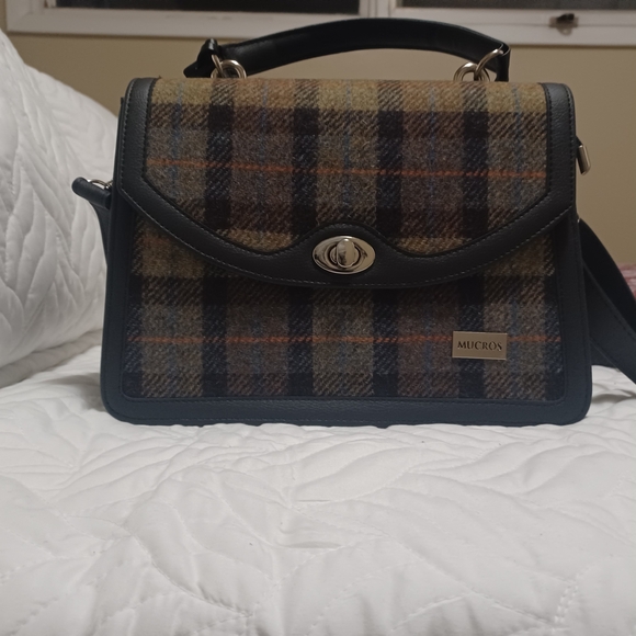 Mucros Elegant Plaid Satchel - Black and Brown - Picture 1 of 5